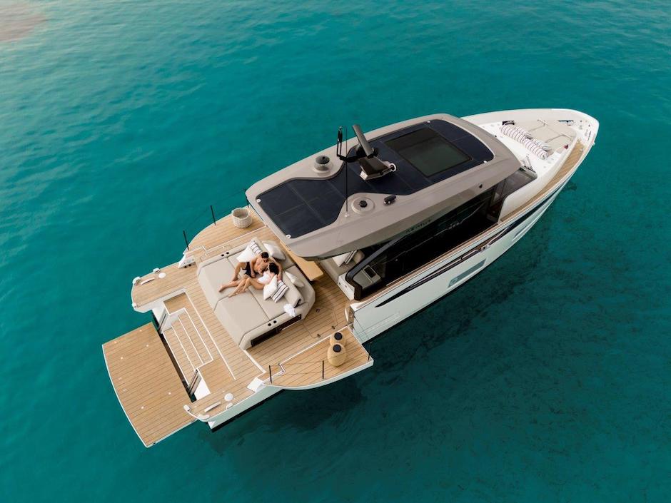 Azimut Seadeck 6.