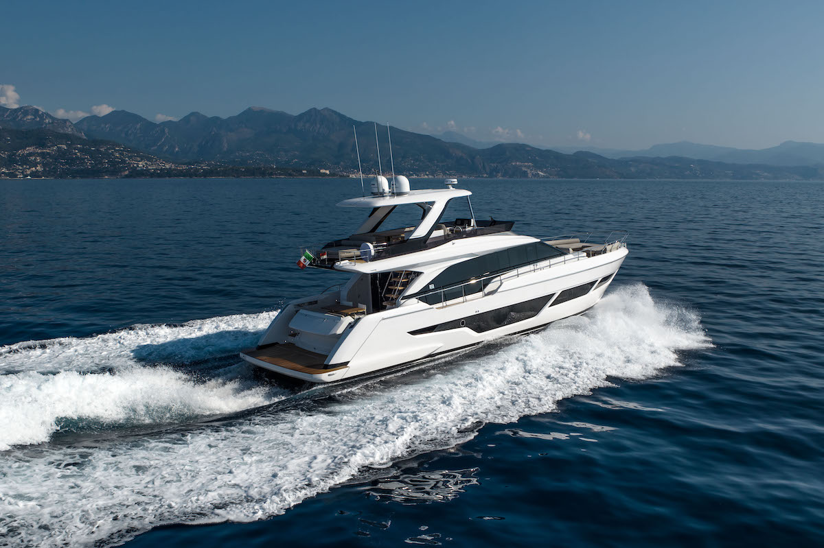 Ferretti 670.